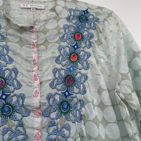 Johnny Was Workshop Embroidered Blouse woman’s size Medium Blue Boho Chic - Picture 6 of 14